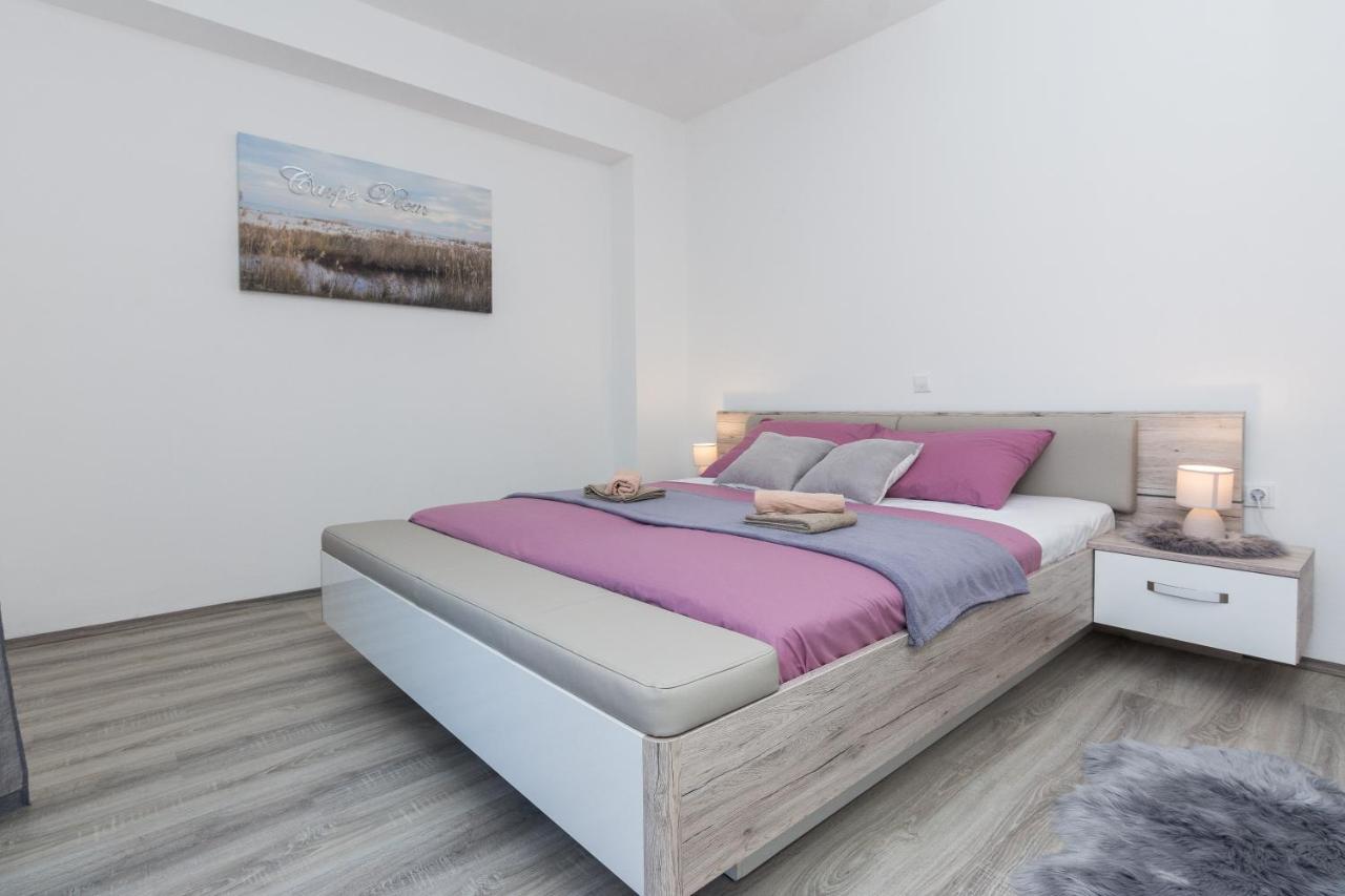 Apartments Marko Sukošan Екстериор снимка