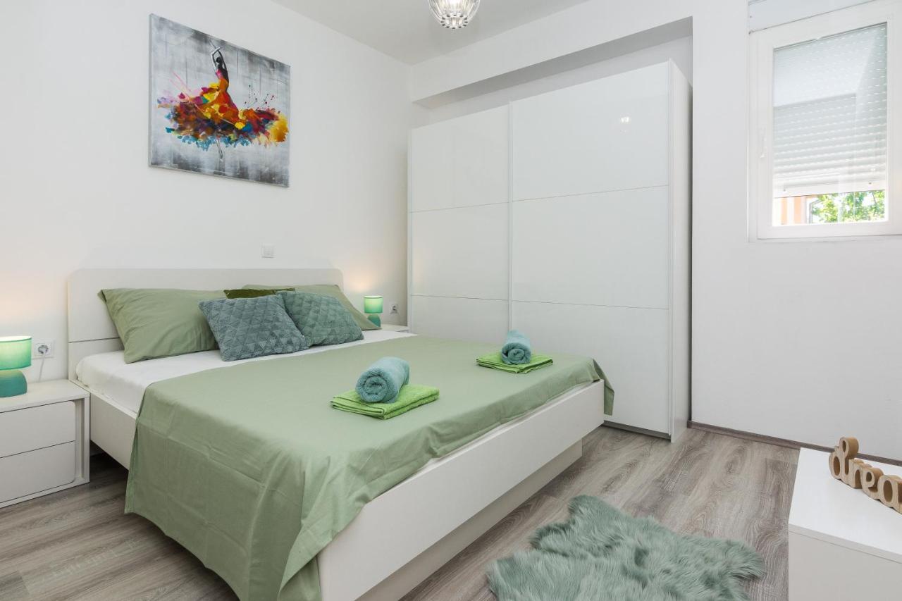 Apartments Marko Sukošan Екстериор снимка