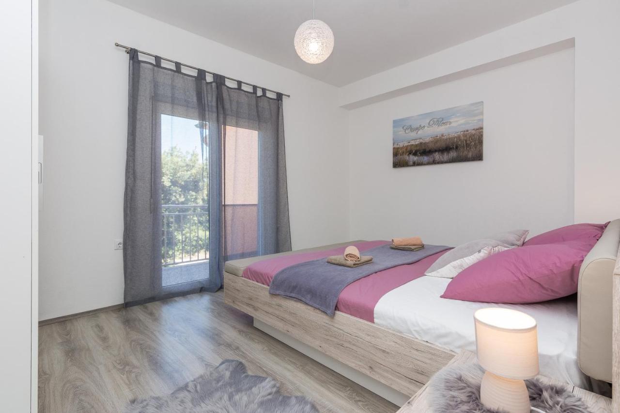 Apartments Marko Sukošan Екстериор снимка